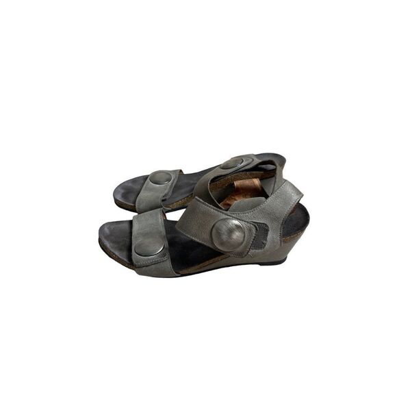 Taos Women's Gray Carousel Wedge Sandals Size 39 - Picture 1 of 12